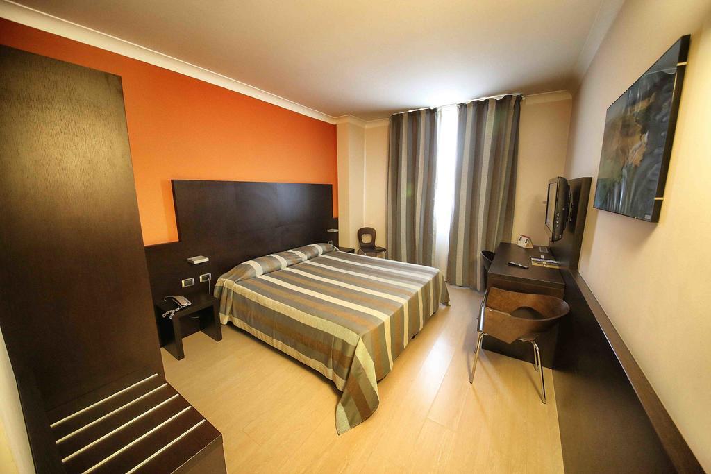 Double or Twin Room,1138623919:JPEG